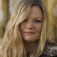 -كاتريونا وارد