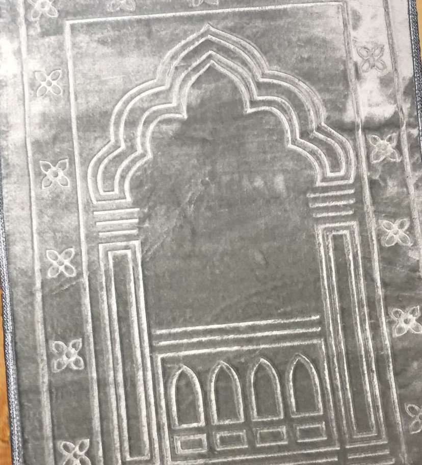 سجادة مخمل لون رصاصى